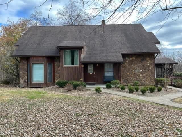 Luxury Cabin #21 With Hot Tub and Jacuzzi on Patoka Lake in Southern Indiana - Chambres d'hôtes Eckerty