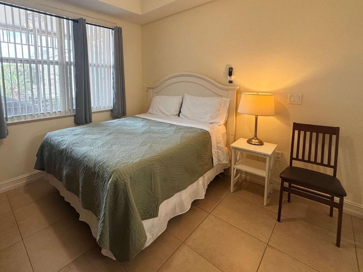Beach Retreat - Queen Studio near Naples - B&B Bonita Springs
