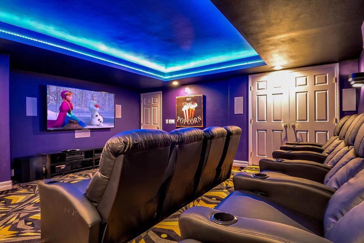 Magical Lakeview 4 Master Suites Pool Hot Tub BBQ Home Theater 2 Miles Disney - Chambres d'hôtes Orlando