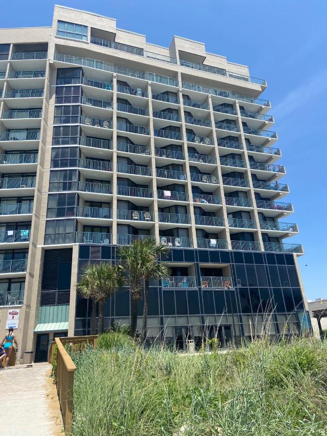 Whispering Winds - Oceanfront View - Family Friendly - Sleeps 4 - Bed and Breakfast Myrtle Beach