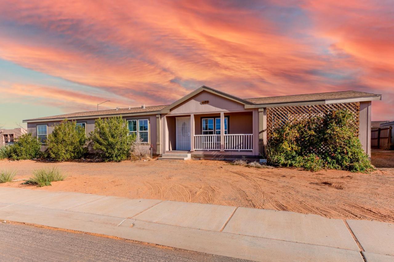 Haven in the Canyons - Near Lake Powell & Antelope Canyon - Boat Parking, 360 Views, & Hot Tub - Chambres d'hôtes Page