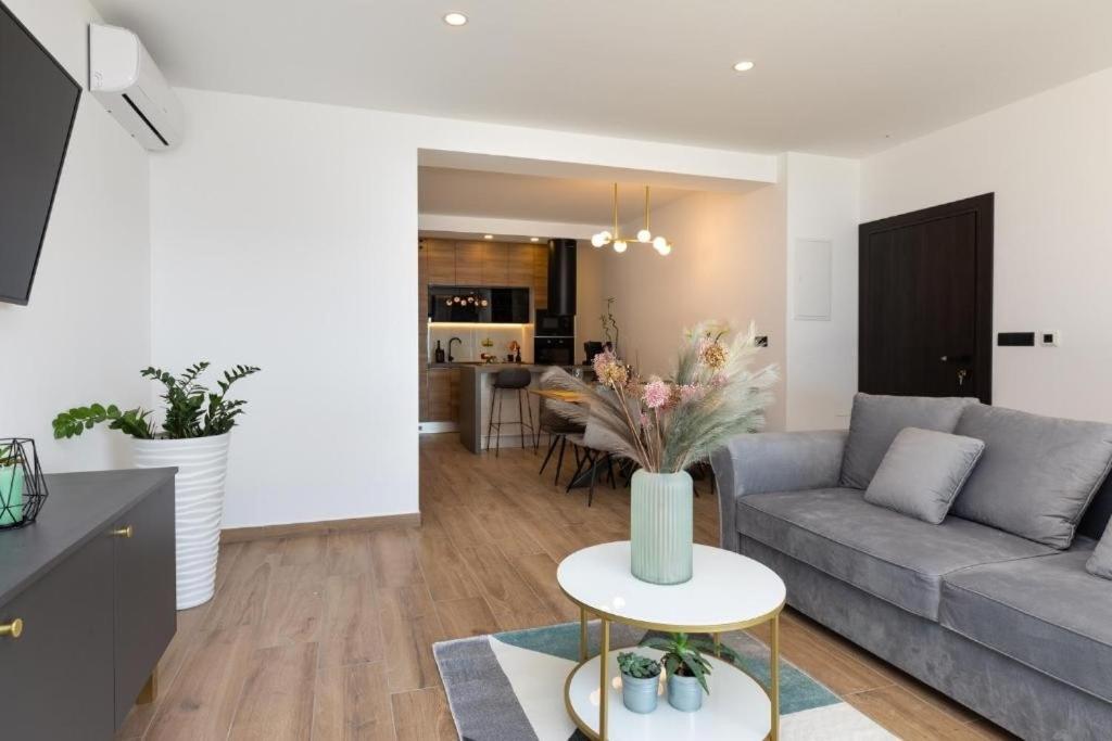 Apartment mit 2 Schlafzimmern, Terrasse und Meerblick