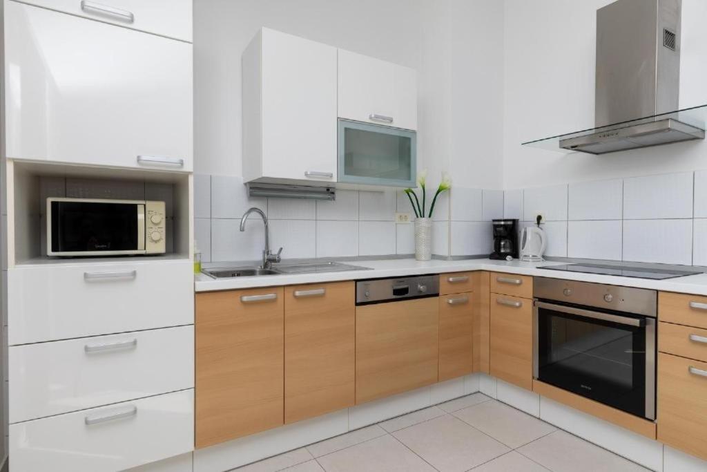 Apartment mit 1 Schlafzimmer, Balkon und Meerblick
