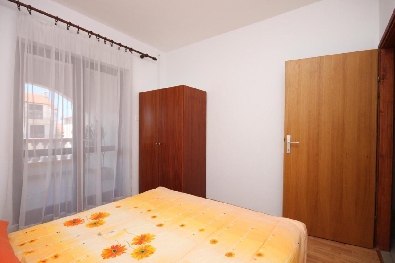 Apartamento de 2 dormitorios con terraza