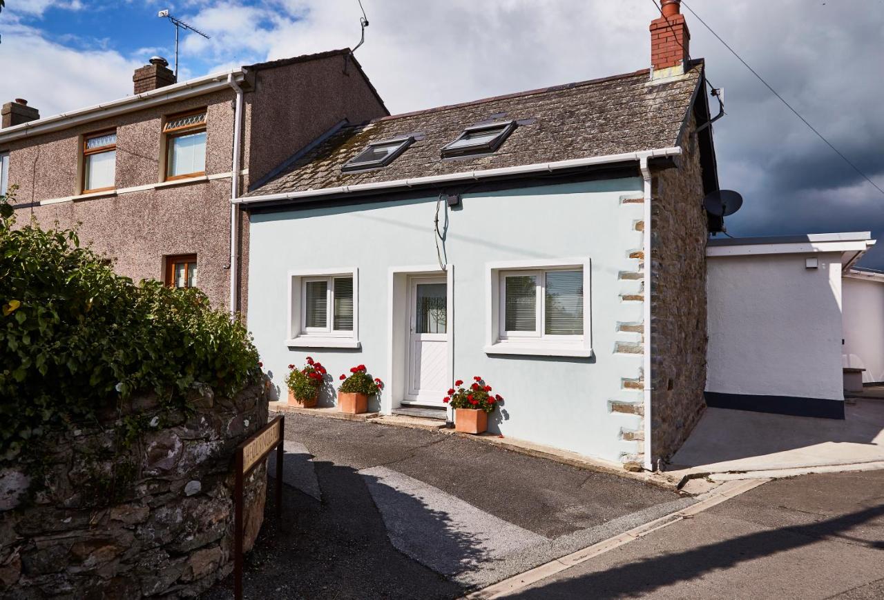 Dog Rose Cottage, Wales - Bed and Breakfast Ferryside