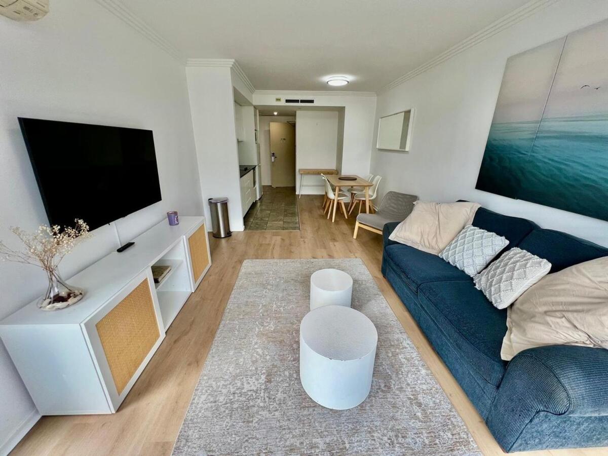 Water views big size cbd apartment Darling harbour - B&B Sydney
