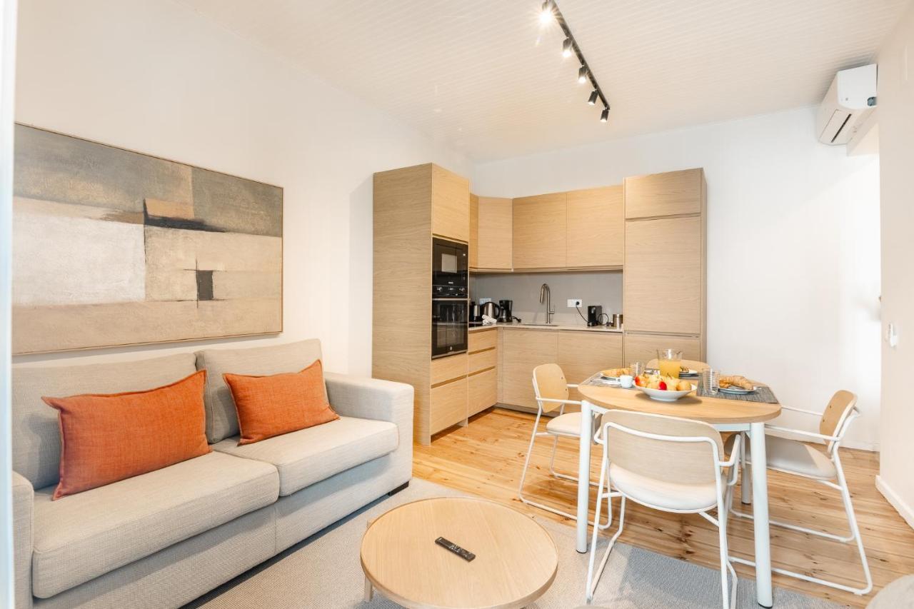 PN Modern & Tastefully Renovated - 3BR Apartment in the Heart of Lisbon - B&B Lisbona