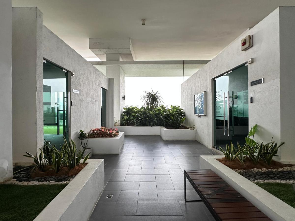 Midvalley Southkey Mosaic 3BR Suite Premium Stay by Jfive - Ferienwohnung Johor Bahru