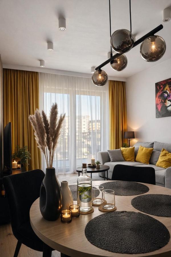 Designerski Apartament Wola - Parking Gratis - Klimatyzacja - Blisko Centrum - SmartTV - Ferienwohnung Warschau