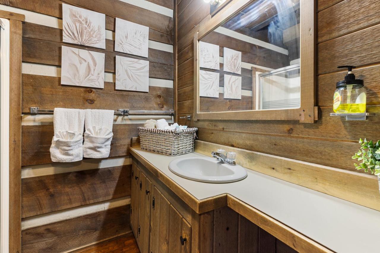 Tranquil Cabin with Jacuzzi, Porch Swing, and Mountain Views! Cabin 3 - B&B Fancy Gap