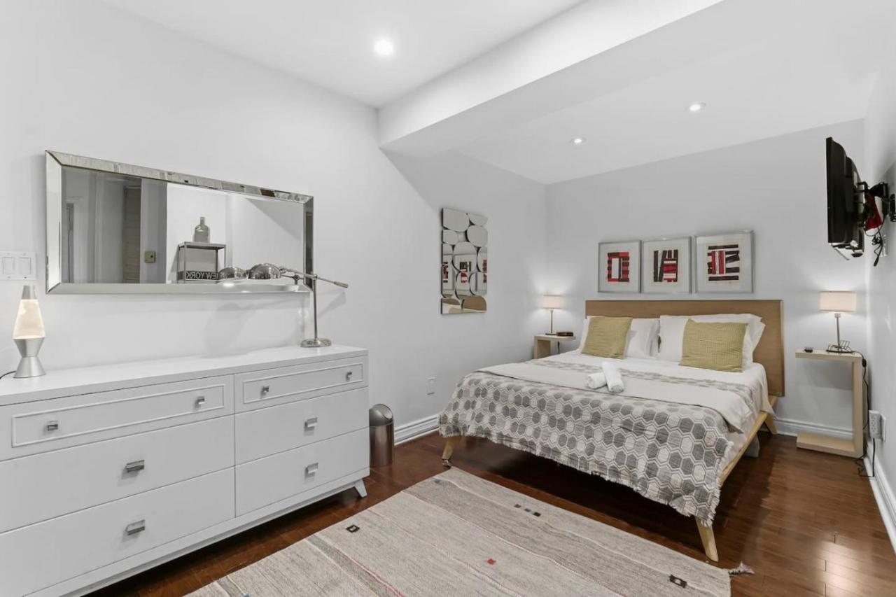 Relaxing City Retreat | Terrace & Full Kitchen - B&B Toronto