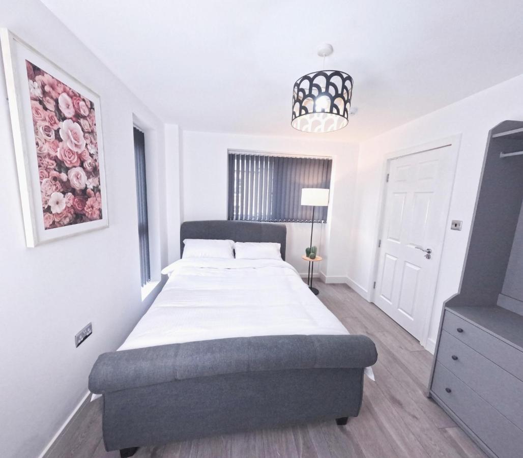 C- Spacious En-Suite Room Sheffield Centre