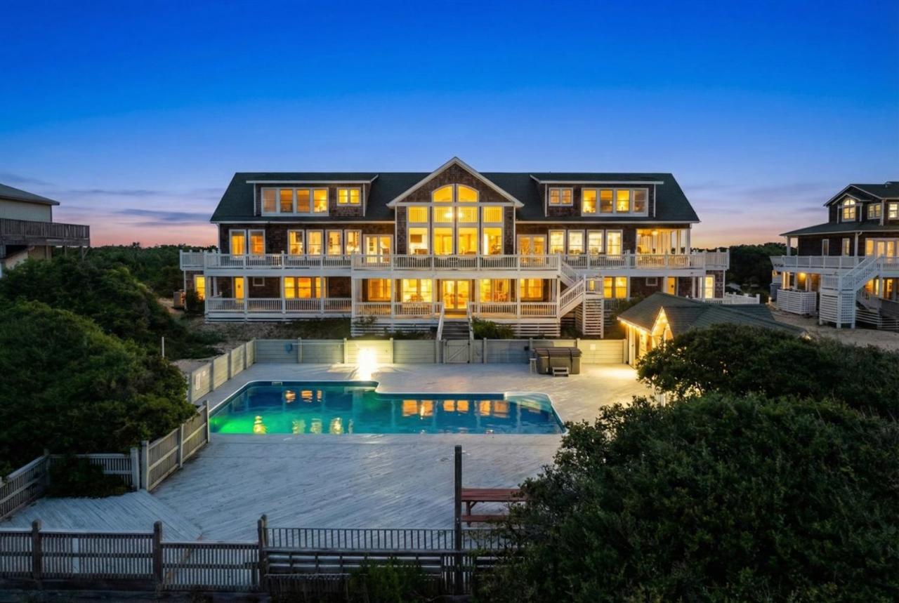 Oceanfront Estate 18BR No Resort Fee Sleeps 40 - B&B Corolla