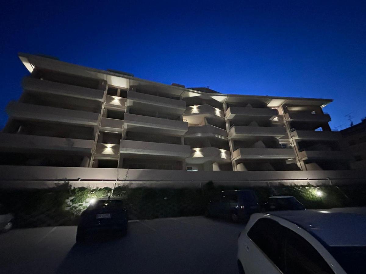 SkyView Apartment at Middletown - Sea View & Private Parking - B&B Tropea