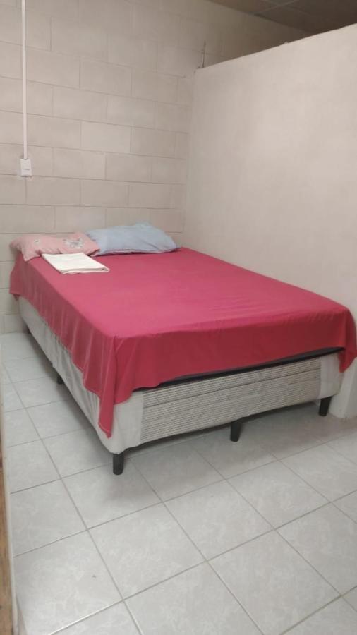 Hostal y Restaurante Felipe Novoa - B&B Apastepeque