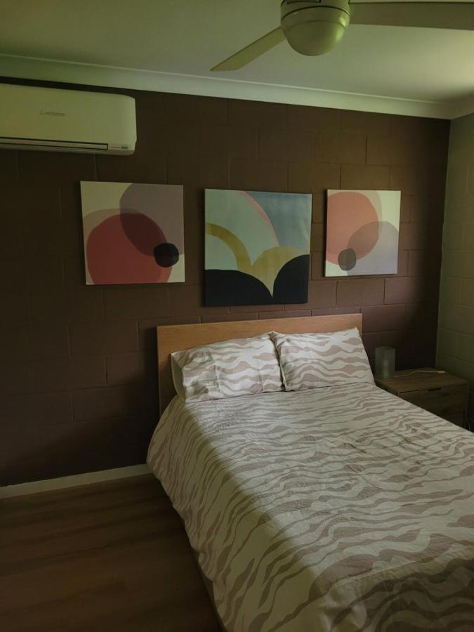 Breezy entire 2 bedroom unit top floor next to UQ - B&B Brisbane