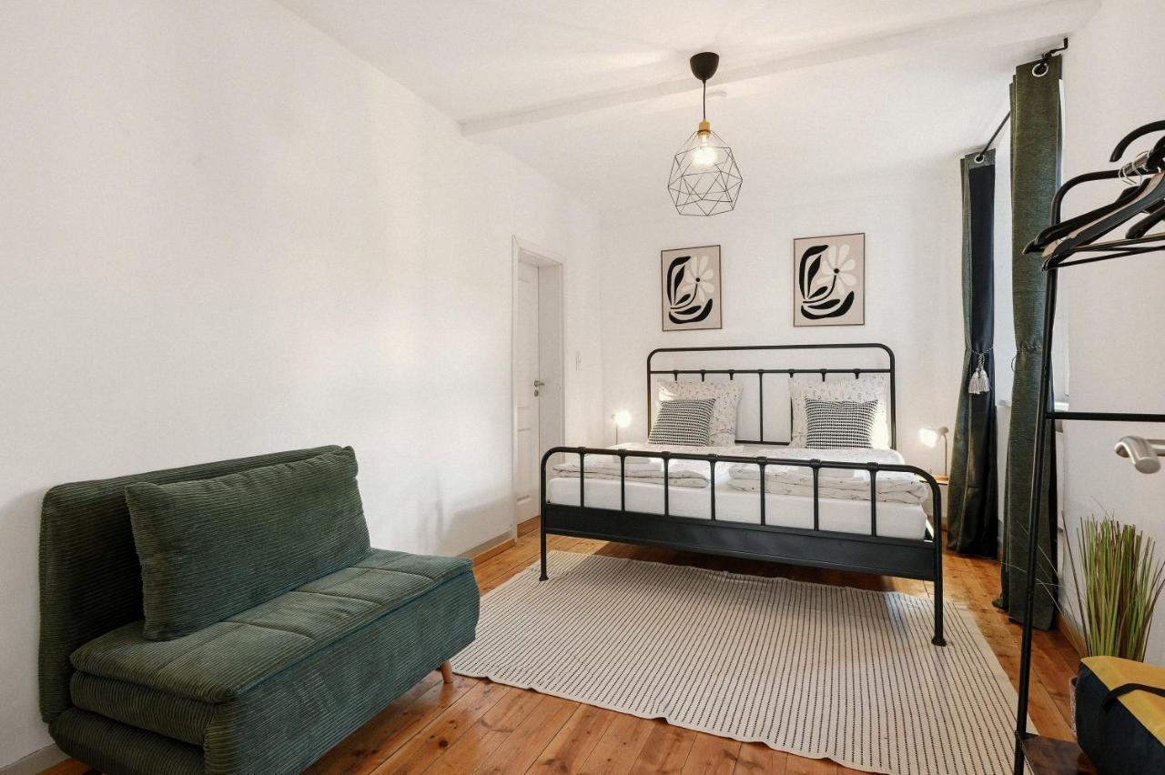 LubuNest l Altstadtwohnung am Blühenden Barock - Bed and Breakfast Ludwigsburg