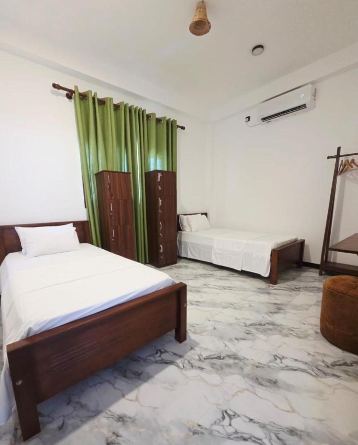 Chambre Double ou Lits Jumeaux avec Salle de Bains Commune