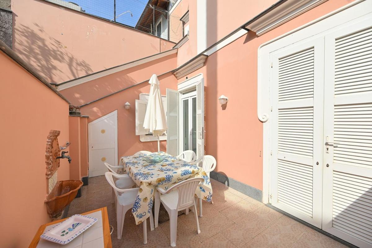 Sul Mare di Ischia - Dimora per 6 con parcheggio - B&B Forio
