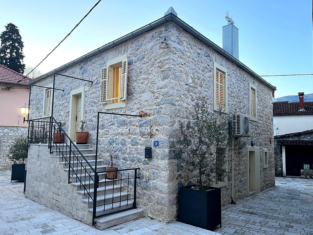 Tri srca 2 - De Luxe 2 - B&B Trebinje