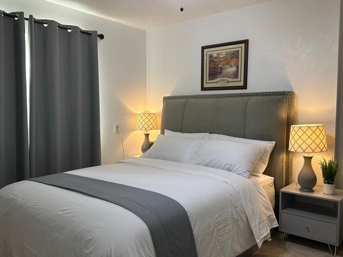 Suite A with a kitchen - B&B Sacramento