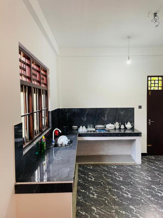 Lunara Inn Guest House - B&B Tangalle