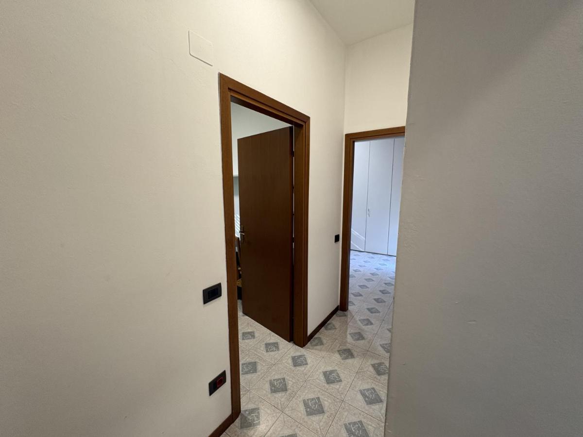 Apartment house in the center - Ferienwohnung Oggiono