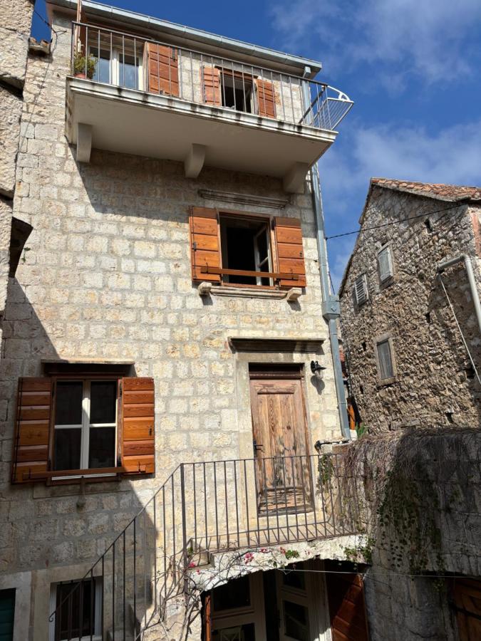 Apartment Capitano Komiza - B&B Komiža