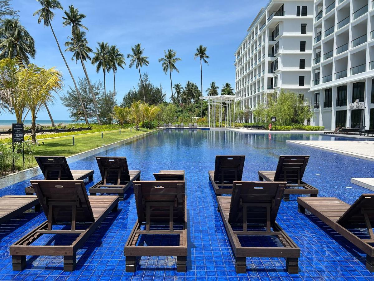 Roxy Beach Apartment, Sematan, Sarawak - B&B Sematan