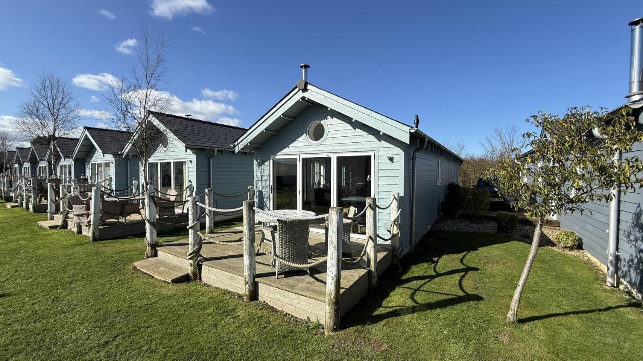 Half The World Away - Part of the The Bay Filey Holiday Village with pool, gym and direct beach access, pub, restaurant, tennis and meadows walks - Chambres d'hôtes Filey