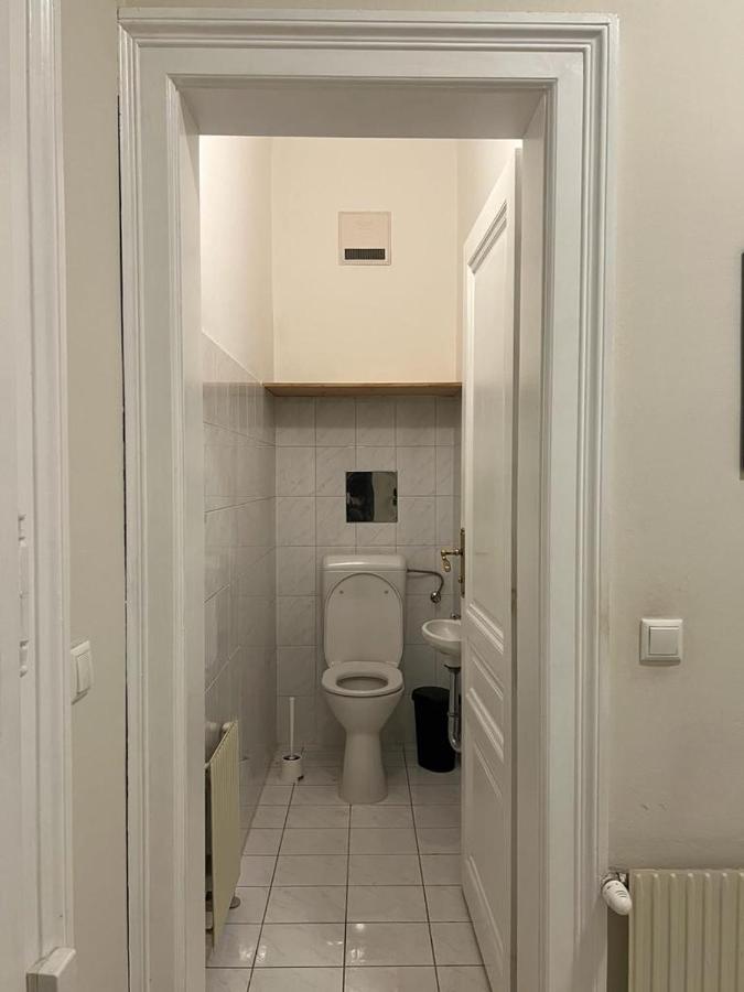90 m2 Spacious Apartment with Free Parking - Ferienwohnung Wien