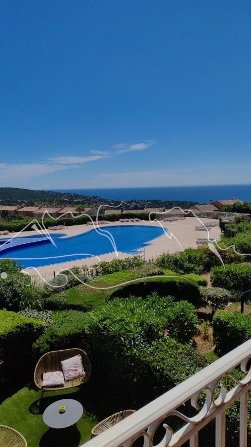 Appartement 2 à 4 pers, piscine, vue mer aux Issambres - Bed and Breakfast Les Issambres