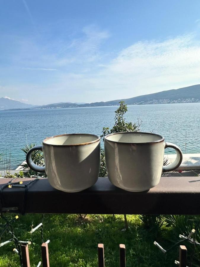 Lovely home with Panaromic Sea View, Free Parking - B&B Bijela