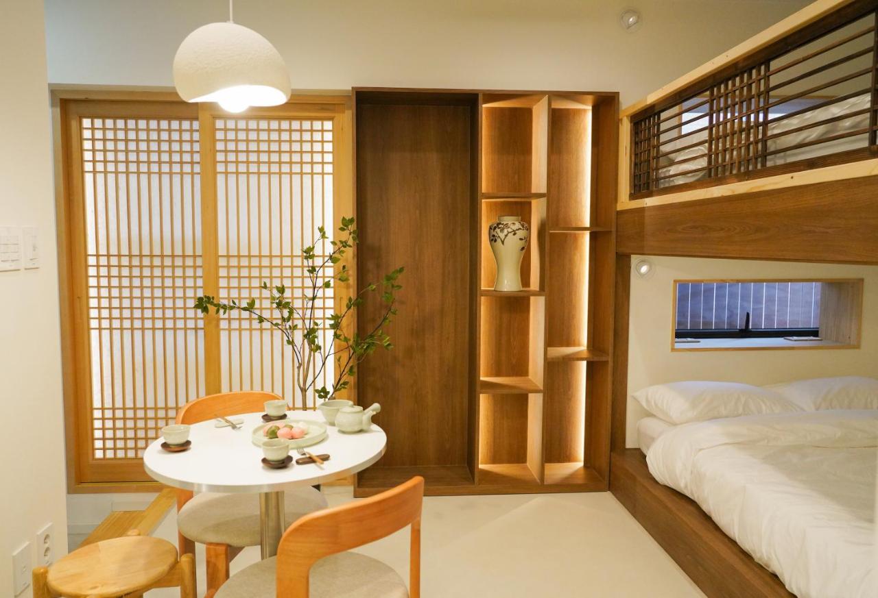 Stay Here, Again - Bed and Breakfast Seoel