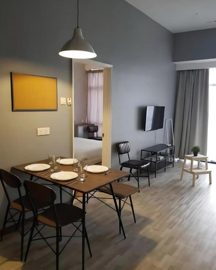 One Bedroom Apartment - Industrial style and Mahkota Parade View