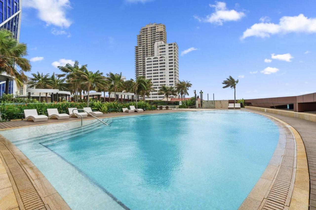 Beachside Jewel Stay | Sunset Views + Parking Pool - Ferienwohnung Gold Coast
