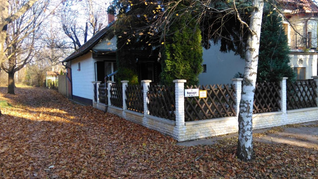 Napsugár Vendégházikó - B&B Orosháza