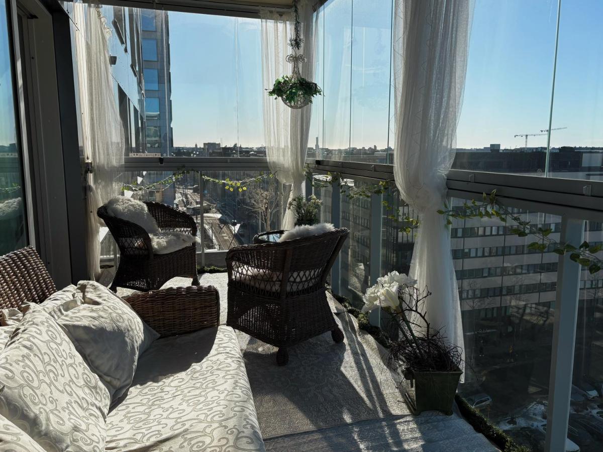 Cozy Modern Apartment for 3 - Near Mall of Tripla - Chambres d’hôtes Helsinki