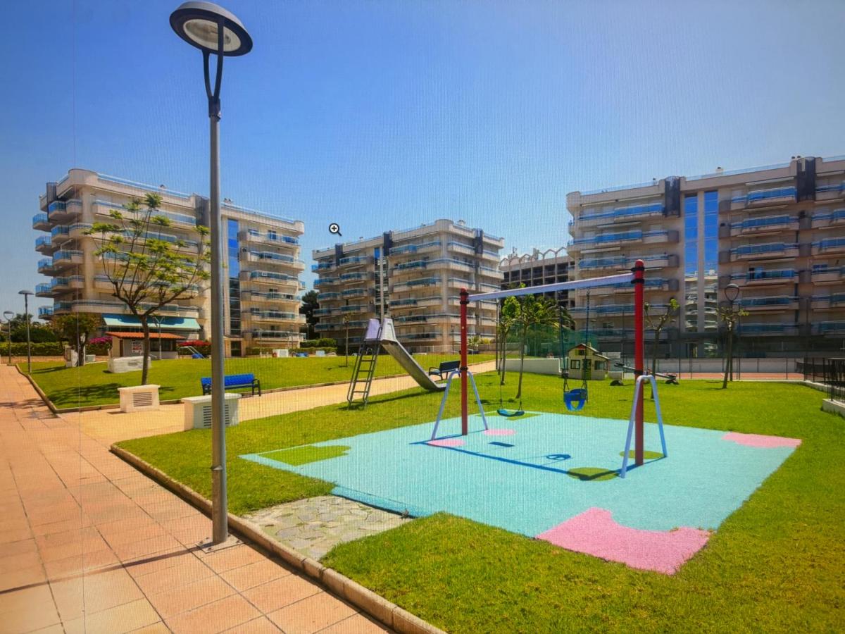 Larimar, piscina y deportes en Salou - B&B Salou