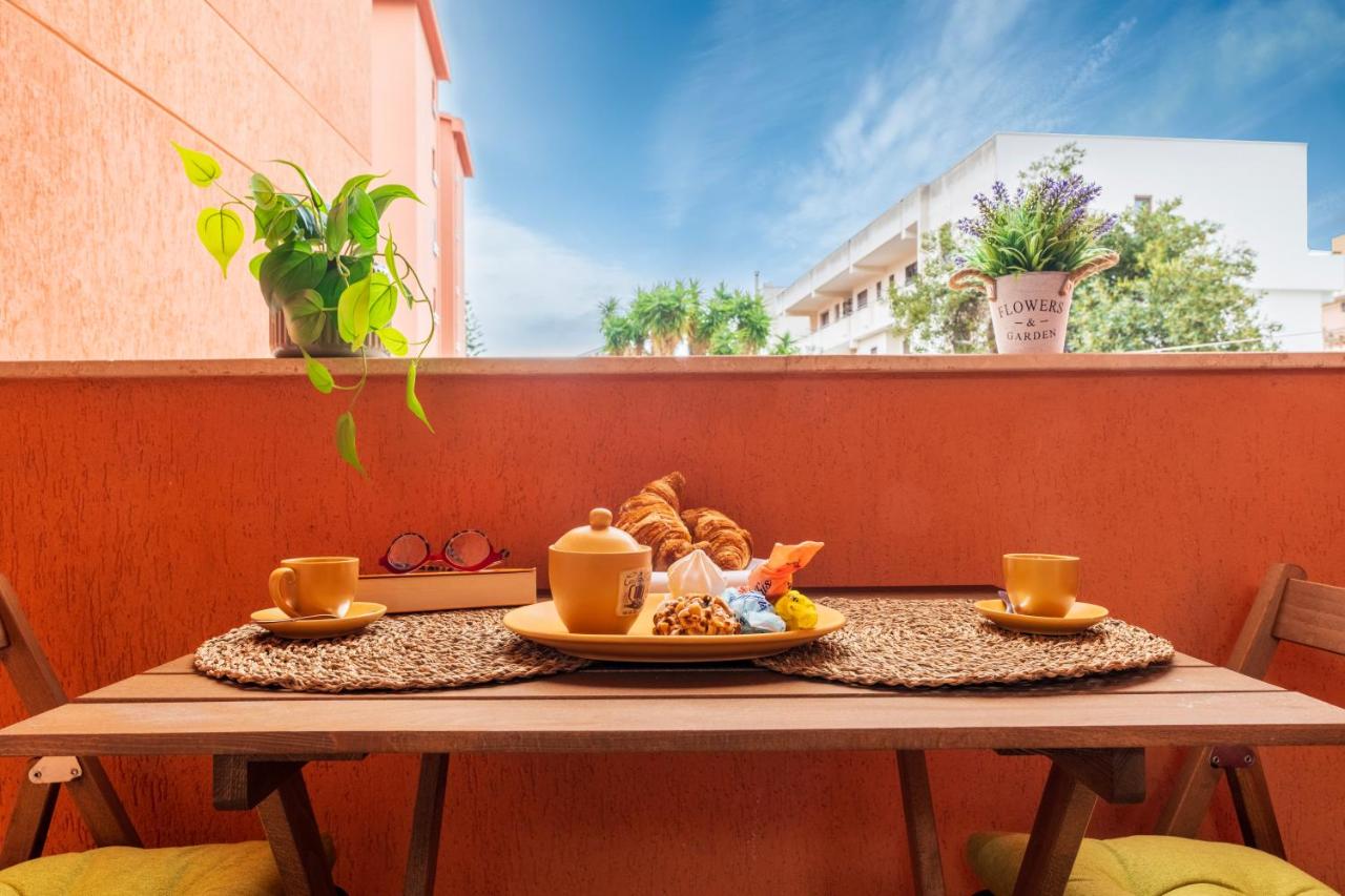 5' from the Sea, Elegant Apartment with Wi-Fi and AC - Chambres d'hôtes Cagliari