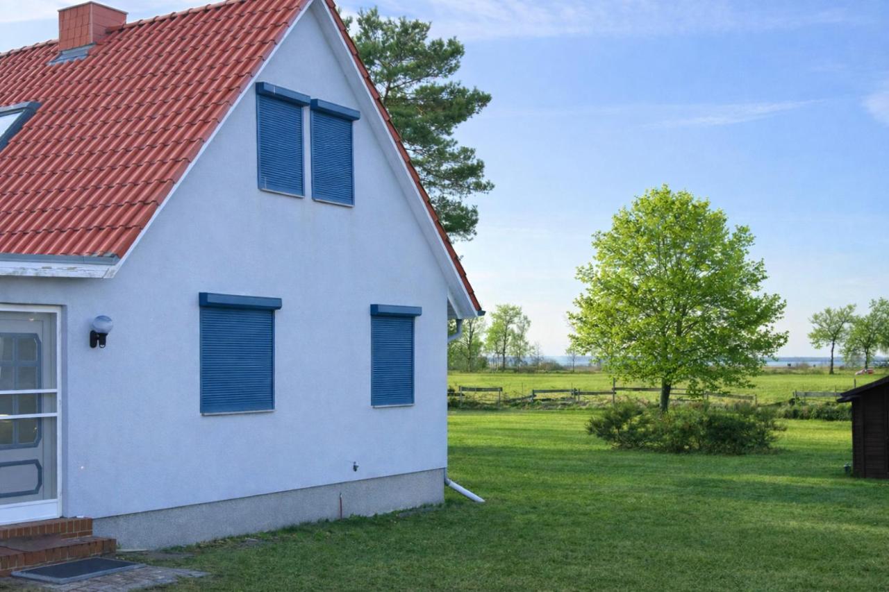 Ferienhaus Bodden & Ostsee am Nationalpark, Fischland Darß Zingst, großer Garten, Kamin, Terrasse - Chambres d'hôtes Pruchten