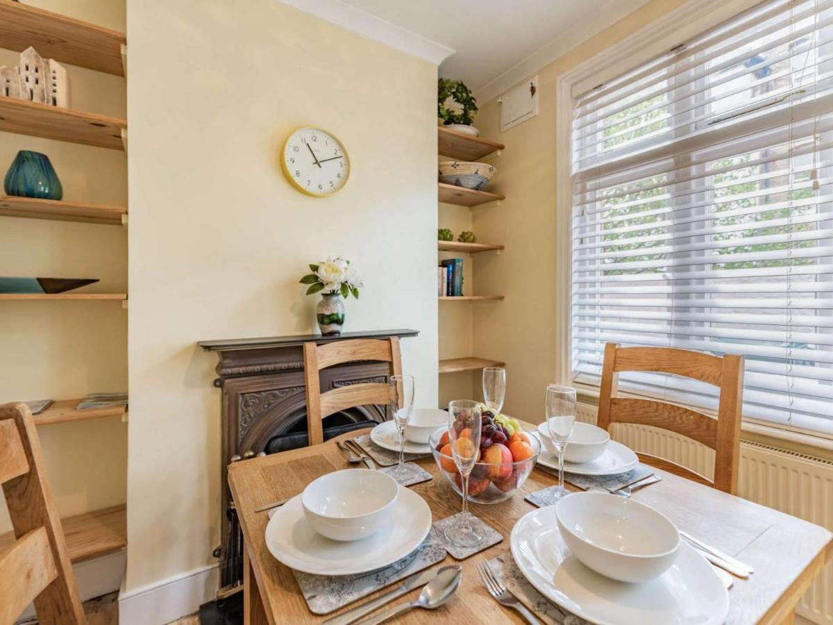 2 Bed in Eastbourne oc-ehc06 - B&B Eastbourne