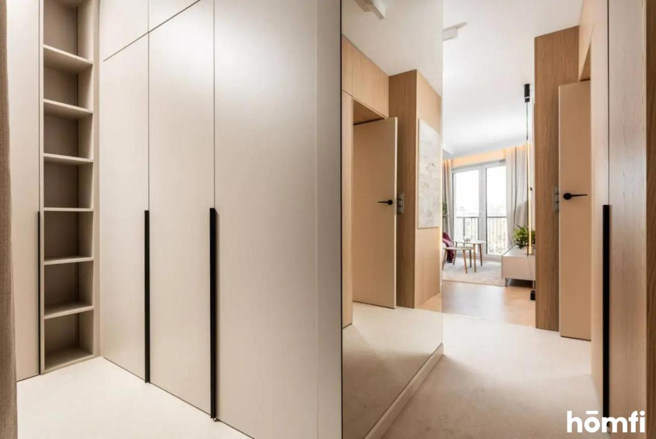 Winewood Apartment - homfi Collection - Bed and Breakfast Krakau