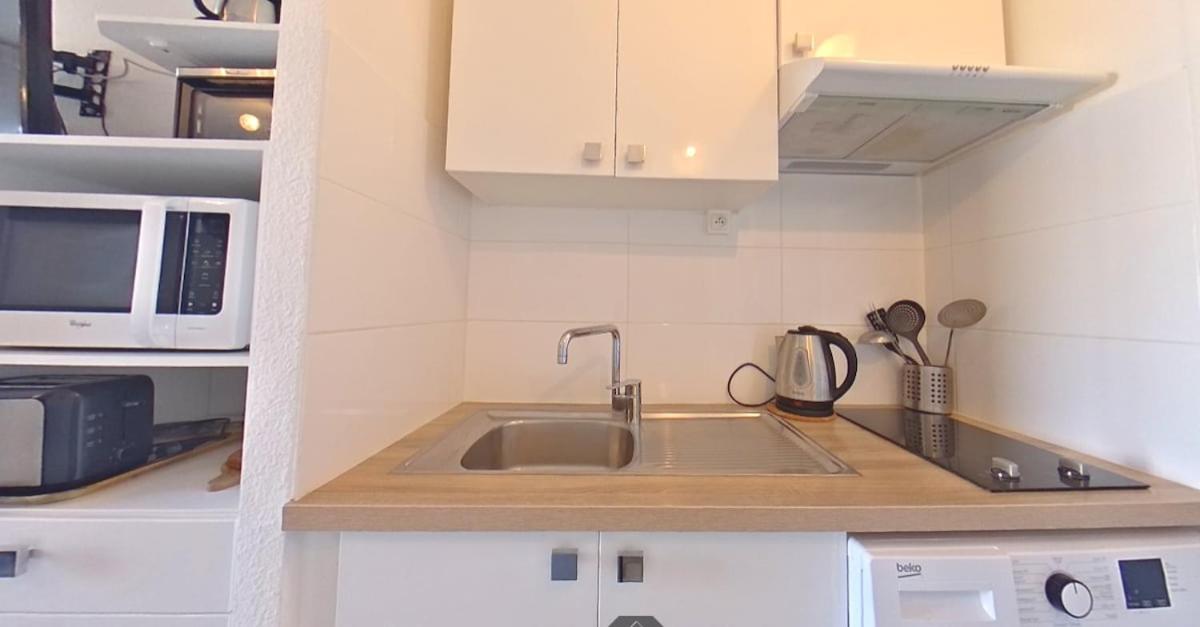 studio en rez-de-chaussée avec balcon à proximité des thermes en centre-ville - Chambres d'hôtes Balaruc-les-Bains