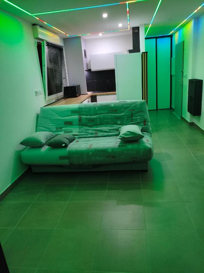 l'Oracle Albinos - Bed and Breakfast Nîmes