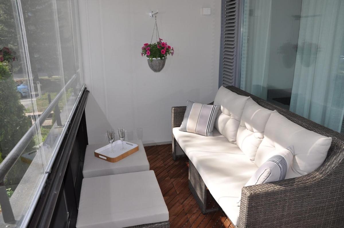Puistotien aurinkoinen kaksio - Chambres d'hôtes Naantali