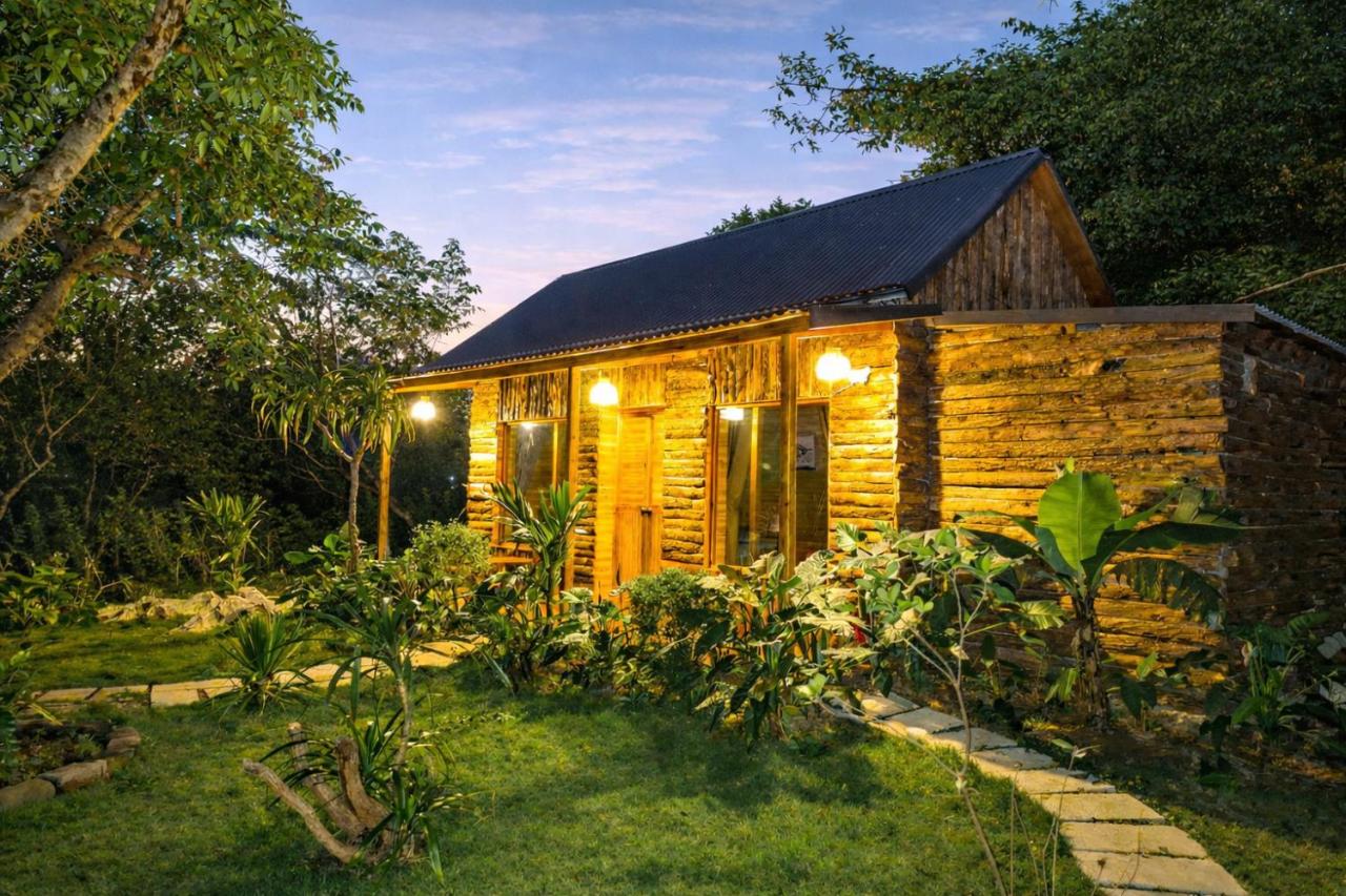 Happy House by the Mountain - B&B Nguyên Ngoại