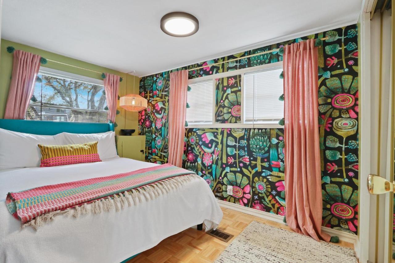 Baby Owl Lakehouse - Bed and Breakfast Canyon Lake