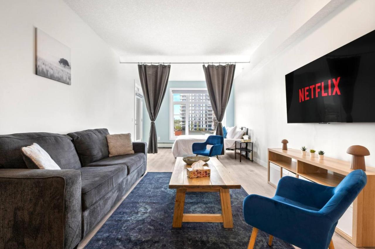 Luxe Downtown Retreat with 2 Free Parking - Ferienwohnung Calgary