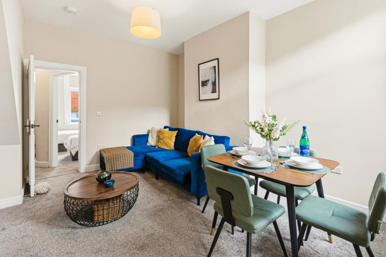 Manchester home, Sleeps 6, Contractor Friendly, Free Parking - B&B Mánchester
